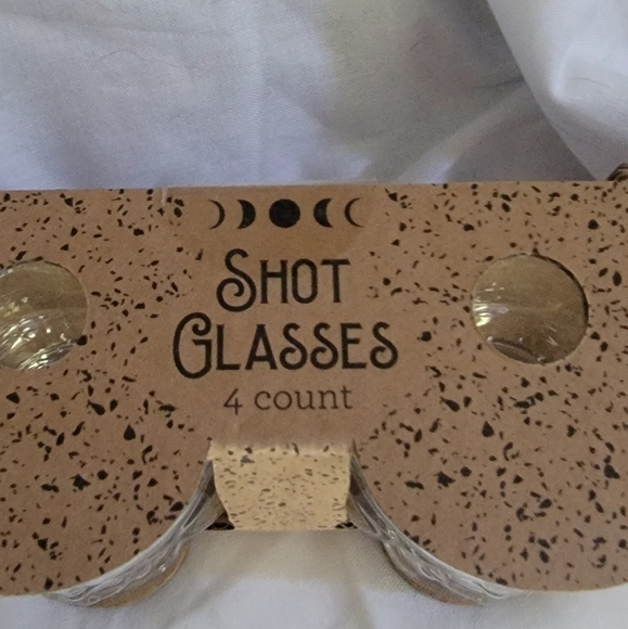 4pk clear glass skull shot glasses - Picture 3 of 3